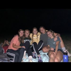 Meet your Posher, Hayley